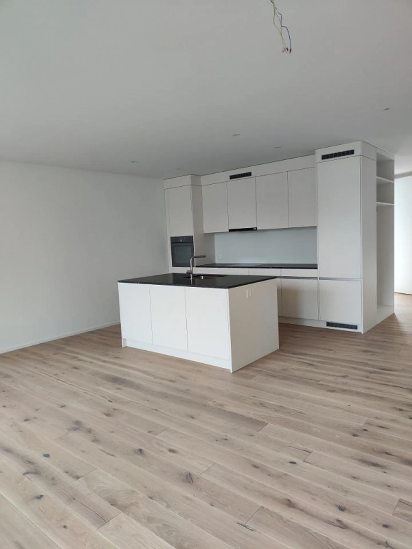 FIRST OCCUPANCY - last 4.5-room maisonette apartment! - Photo 4 of 12