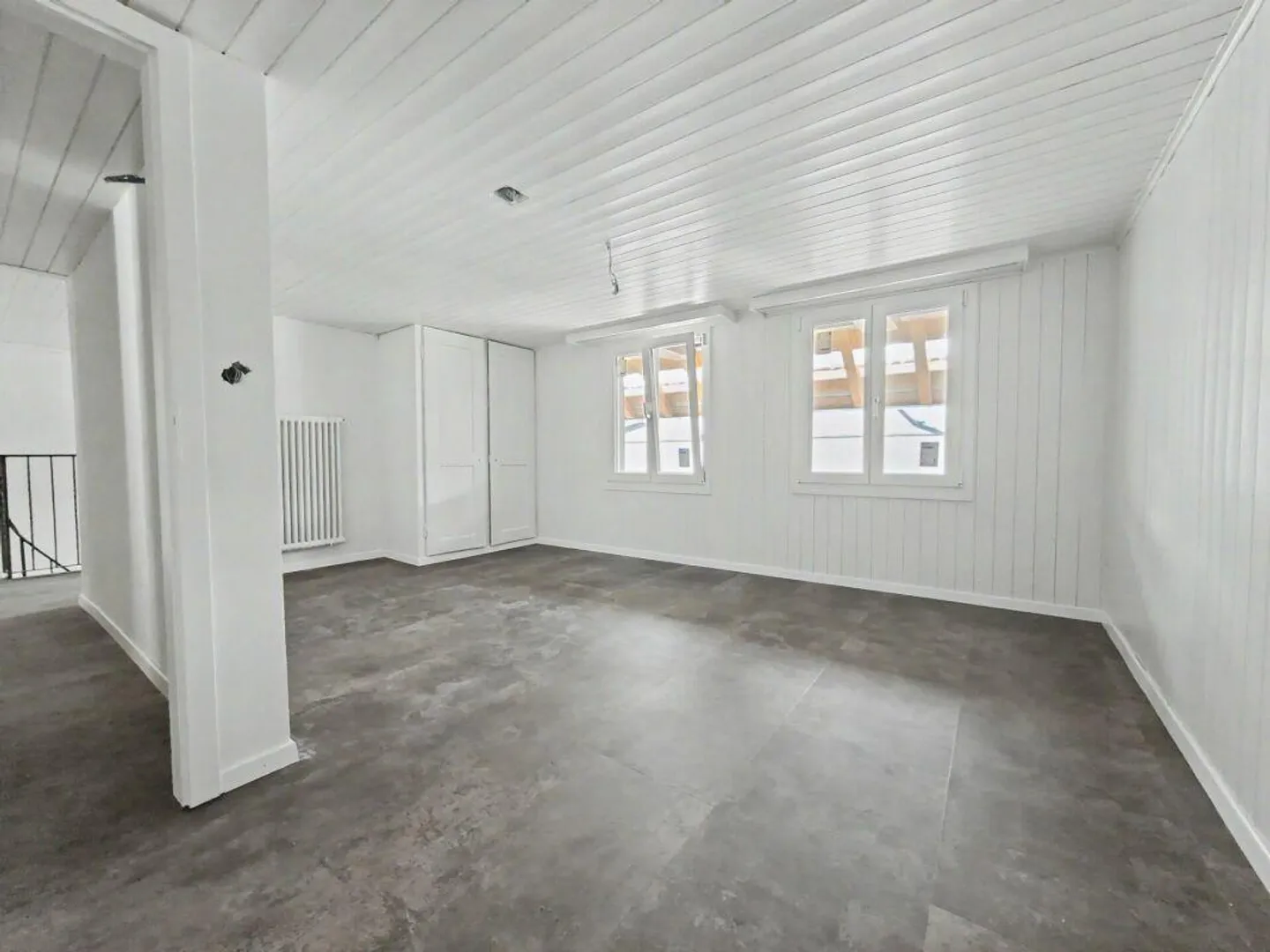 First rental of a renovated 4.5-room duplex apartment - Photo 7 of 12