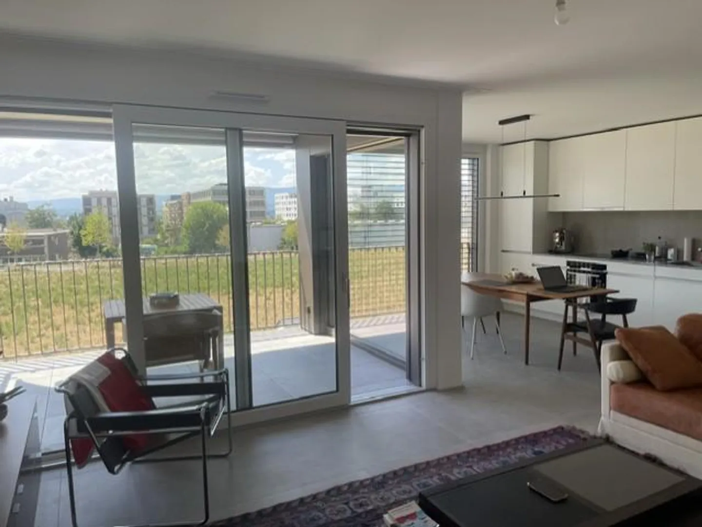 Appartement lumineux 3,5 pièces - Photo 2 sur 9