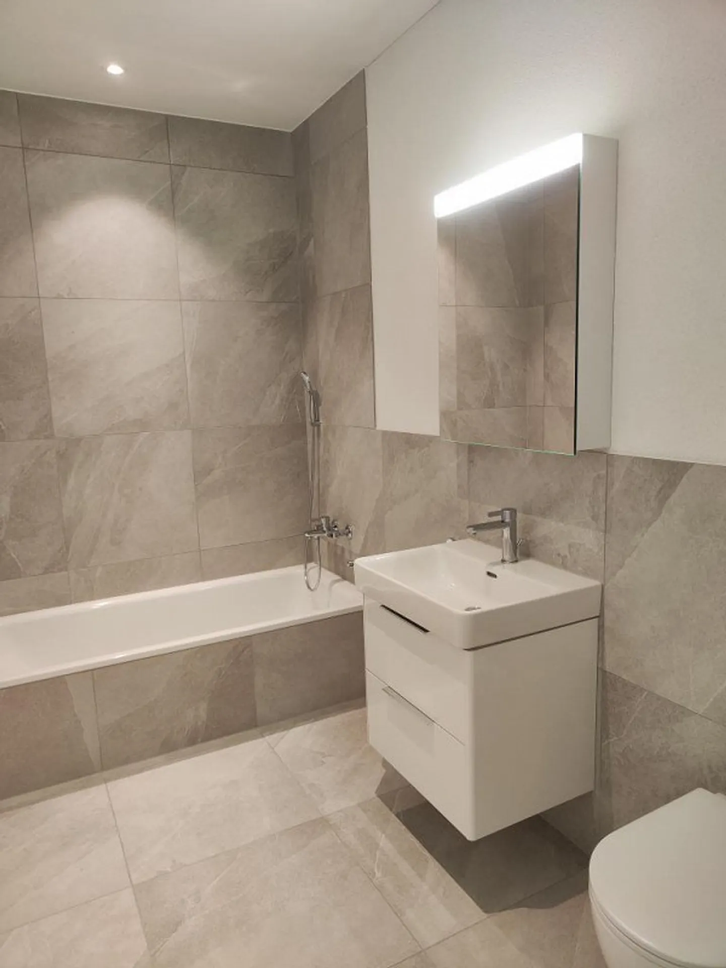 FIRST OCCUPANCY - last 4.5-room maisonette apartment! - Photo 10 of 12