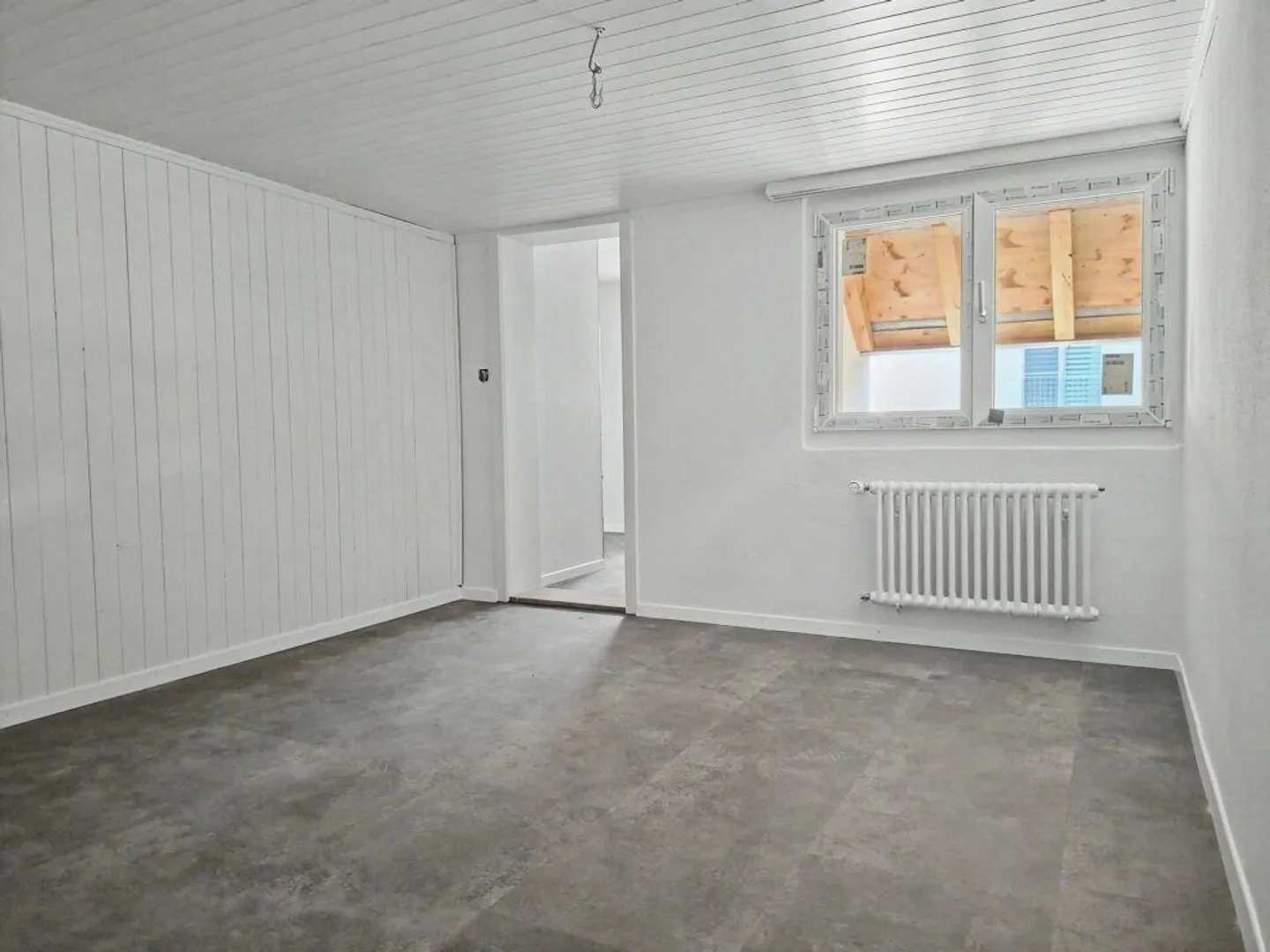 First rental of a renovated 4.5-room duplex apartment - Photo 8 of 12
