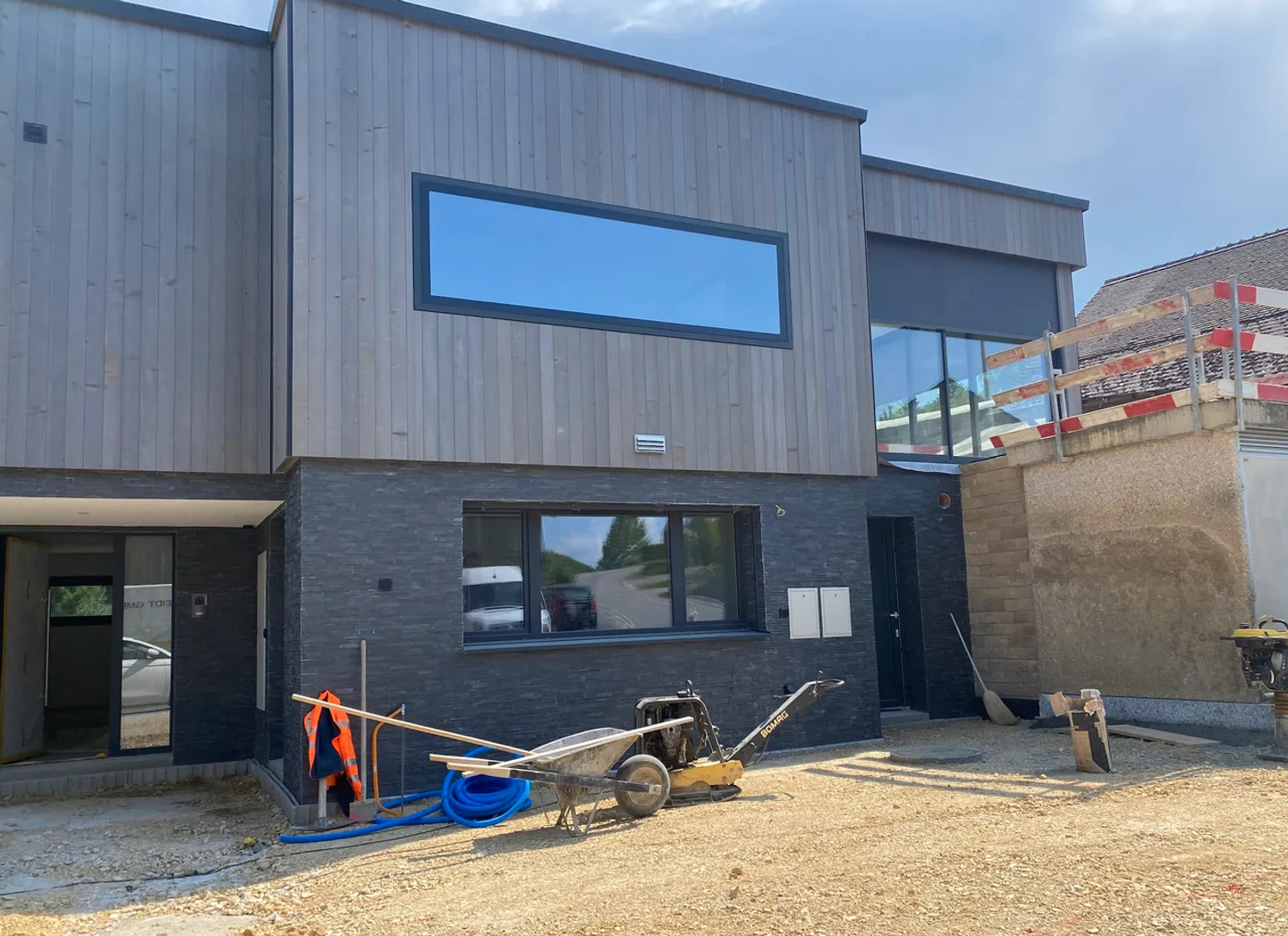 Vesin, in affitto, monolocale di 26 m2 con un posto auto + una cantina - Foto 1 di 6