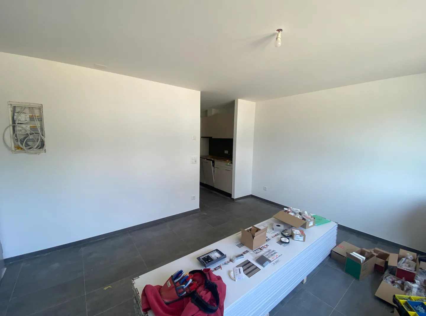 Vesin, in affitto, monolocale di 26 m2 con un posto auto + una cantina - Foto 5 di 6