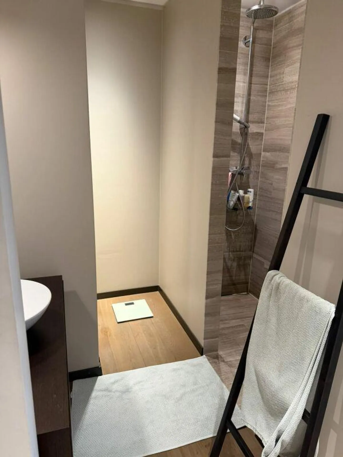 Modernes Apartment mit atemberaubendem Blick - Foto 6 von 7