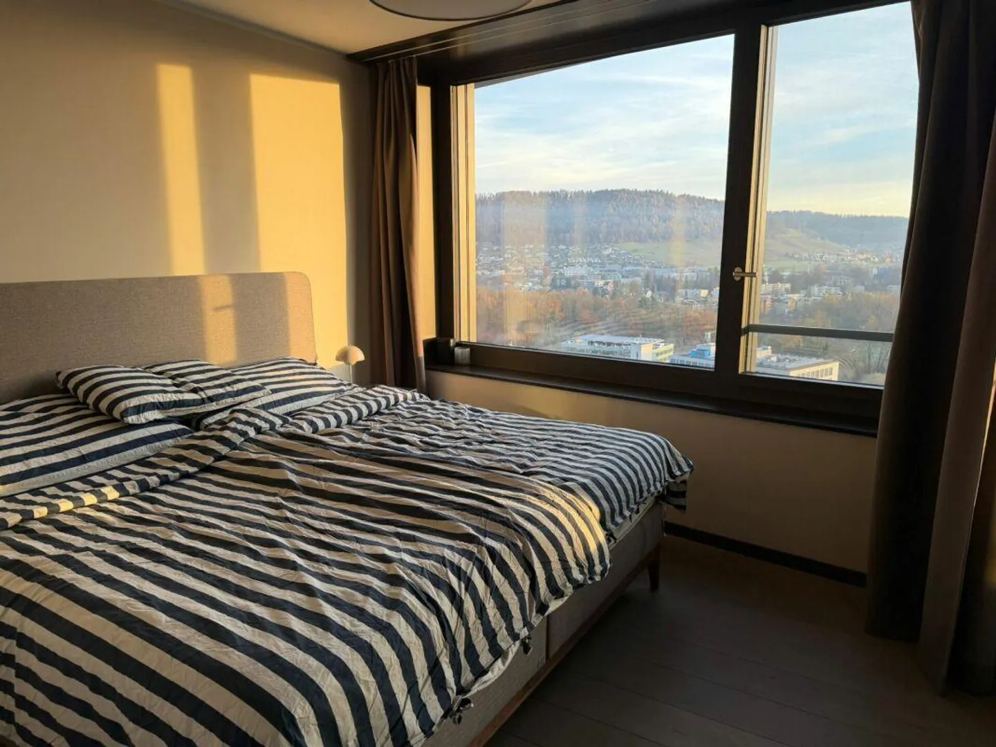 Modernes Apartment mit atemberaubendem Blick - Foto 4 von 7