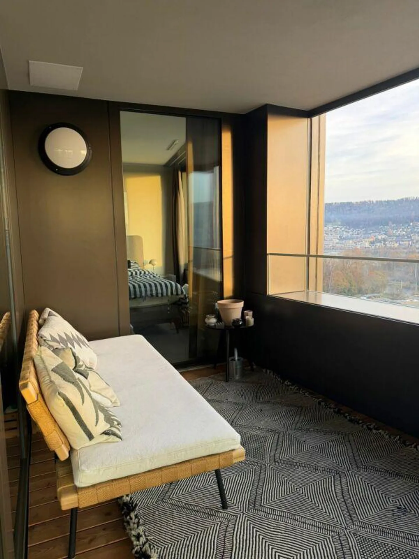 Modernes Apartment mit atemberaubendem Blick - Foto 5 von 7