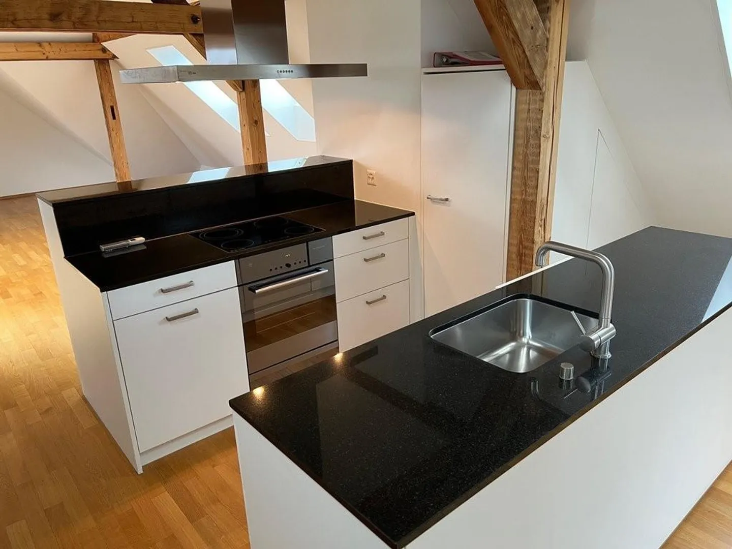 Stylish old apartment in the heart of District 6 - Photo 2 of 11