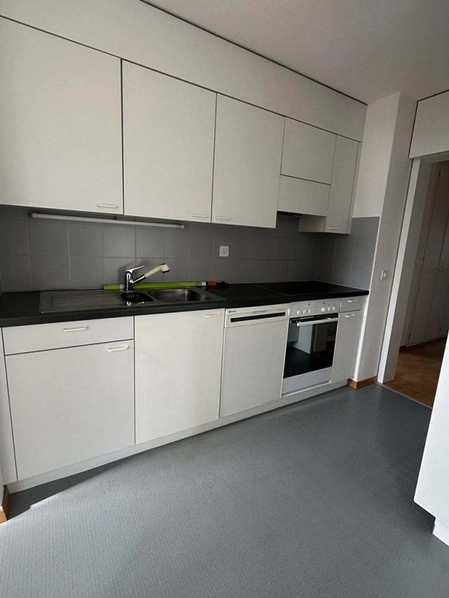 Charmante appartement lumineux avec deux balcons - Photo 4 sur 11