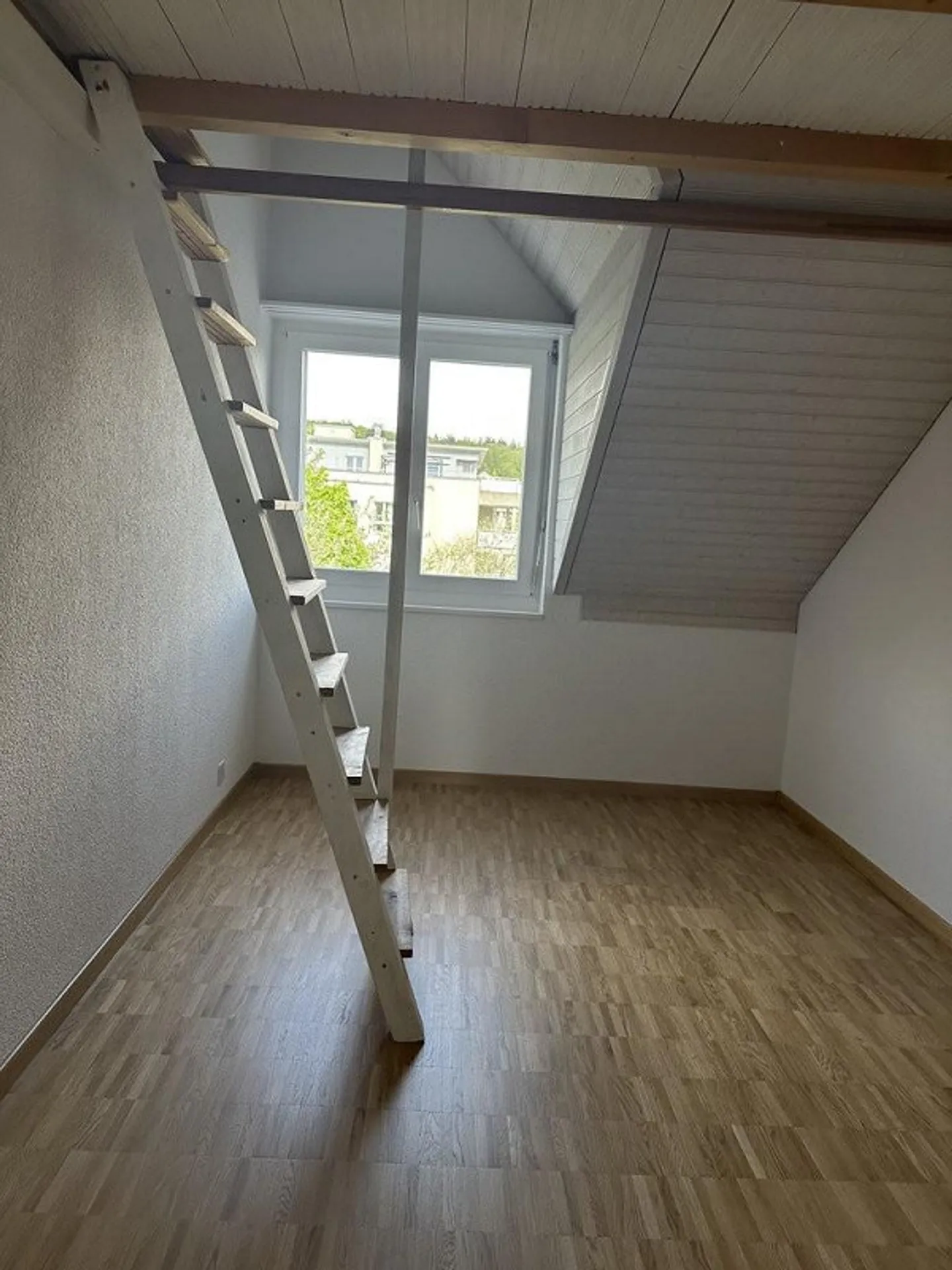 Charmante appartement lumineux avec deux balcons - Photo 8 sur 11