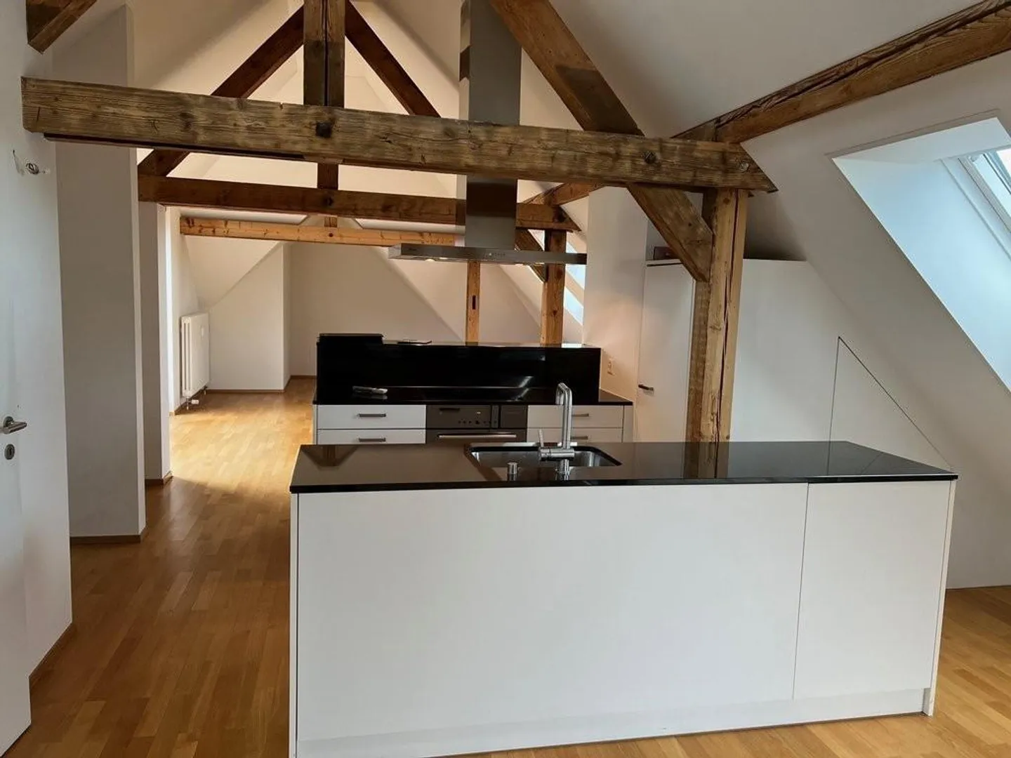 Stylish old apartment in the heart of District 6 - Photo 4 of 11