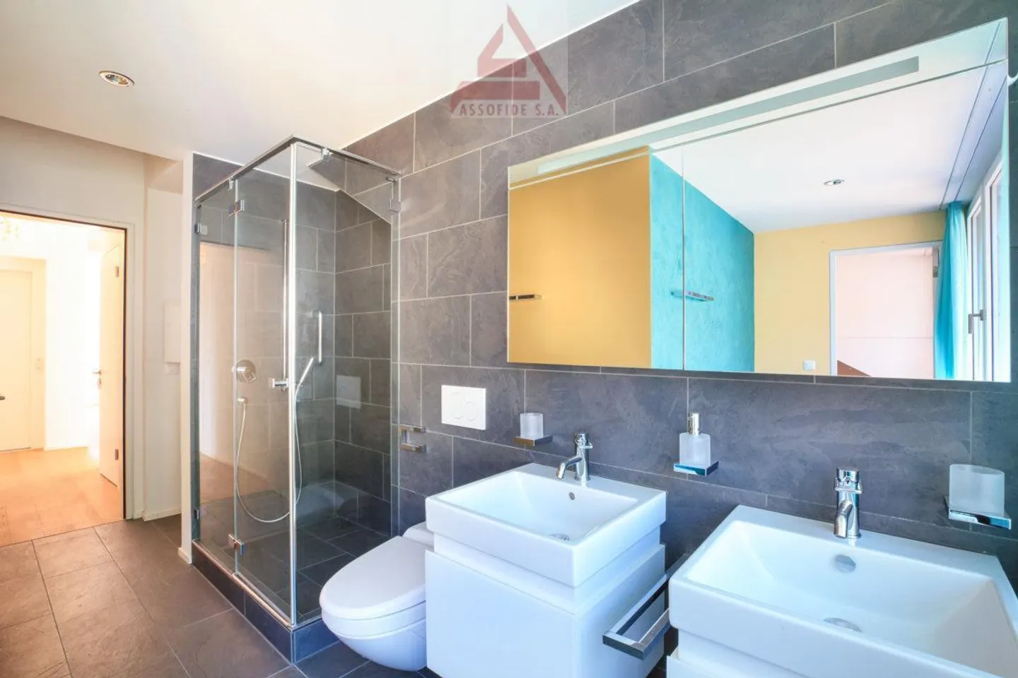 Superbe penthouse de 3,5 pièces / Bel appartement penthouse de 3,5 pièces - Photo 5 sur 7