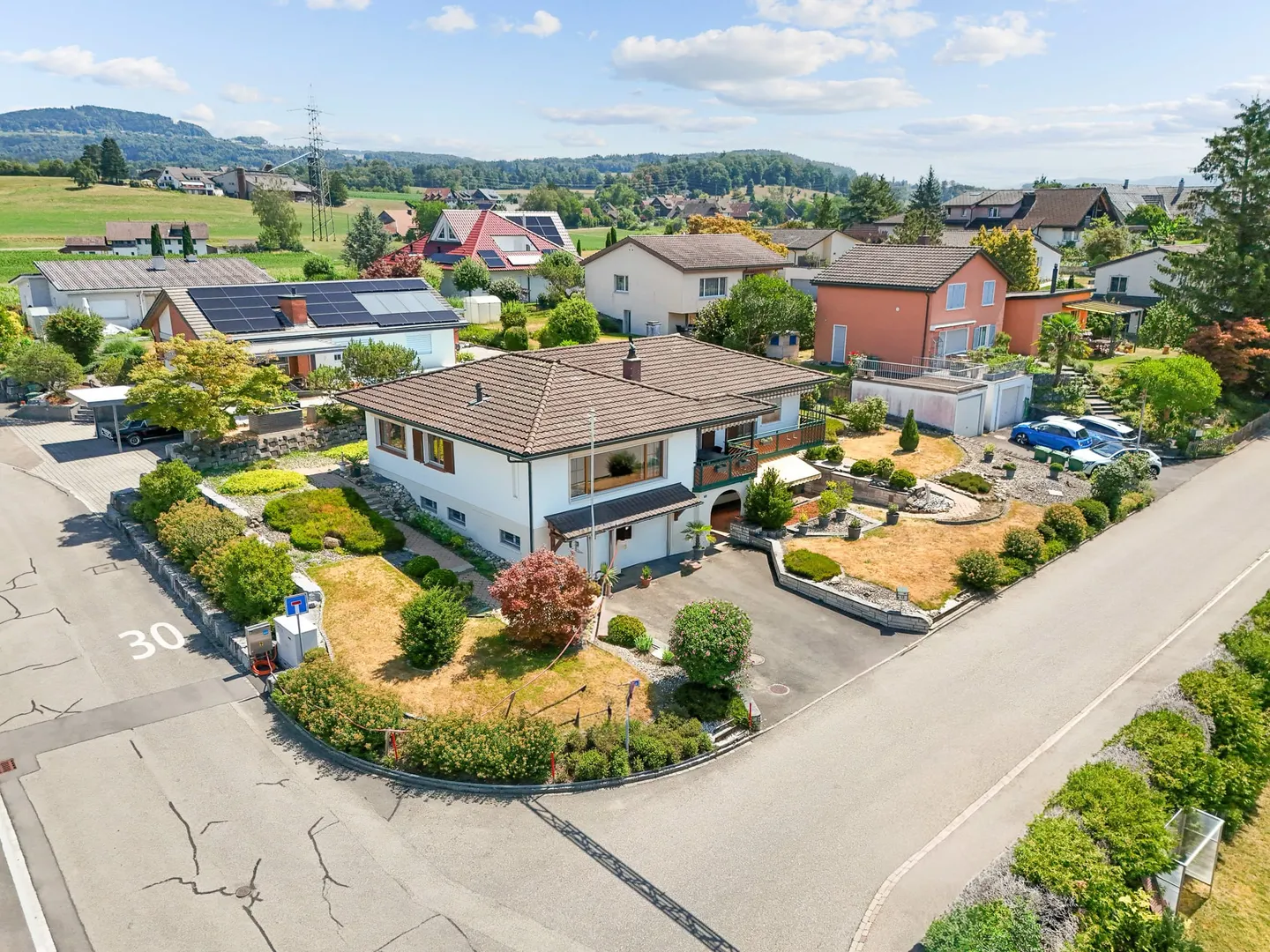 Spacious Family Home in Obfelden - Photo 2 of 13