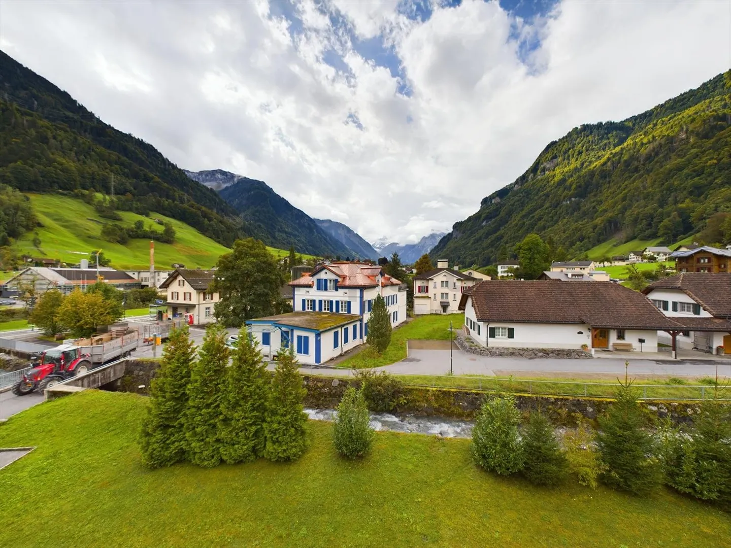 Sunny 2.5-room apartment with idyll in Luchsingen - Photo 12 of 13