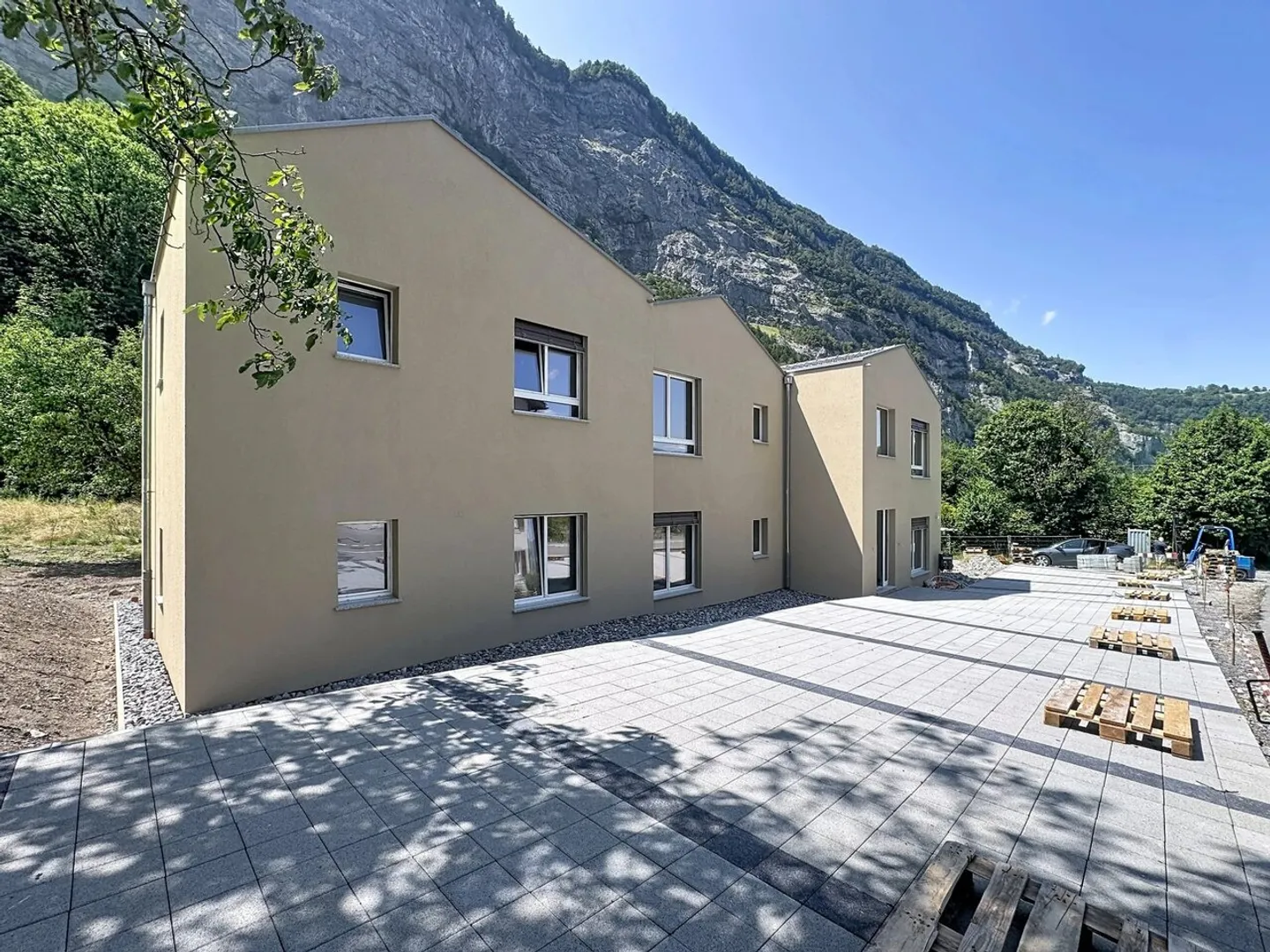New 5.5-room apartment with private garden in Epinassey - Photo 1 of 13