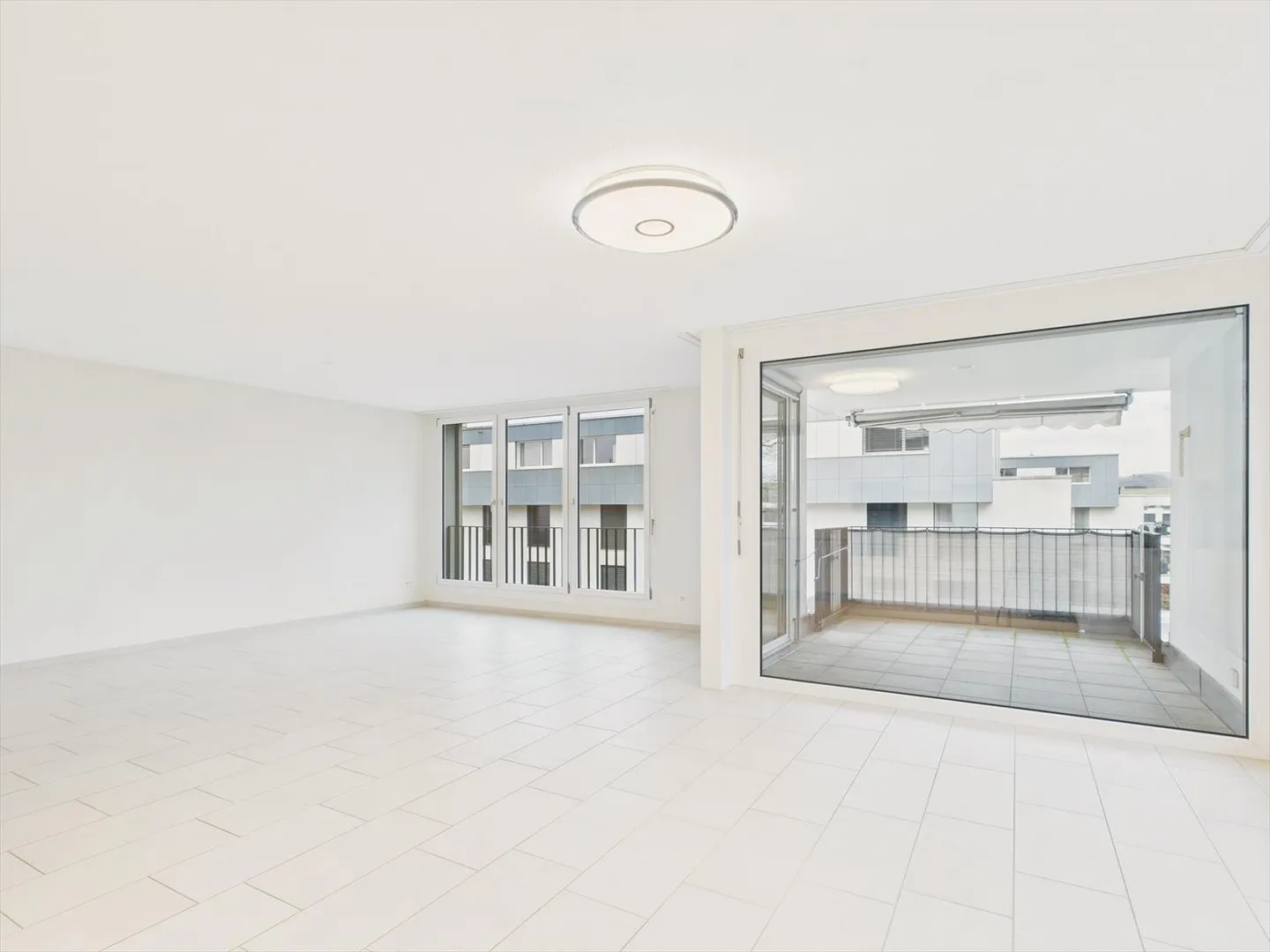 Helle Räume, ruhige Lage  3.5-Zimmer-Wohnung mit Balkon - Foto 4 von 12