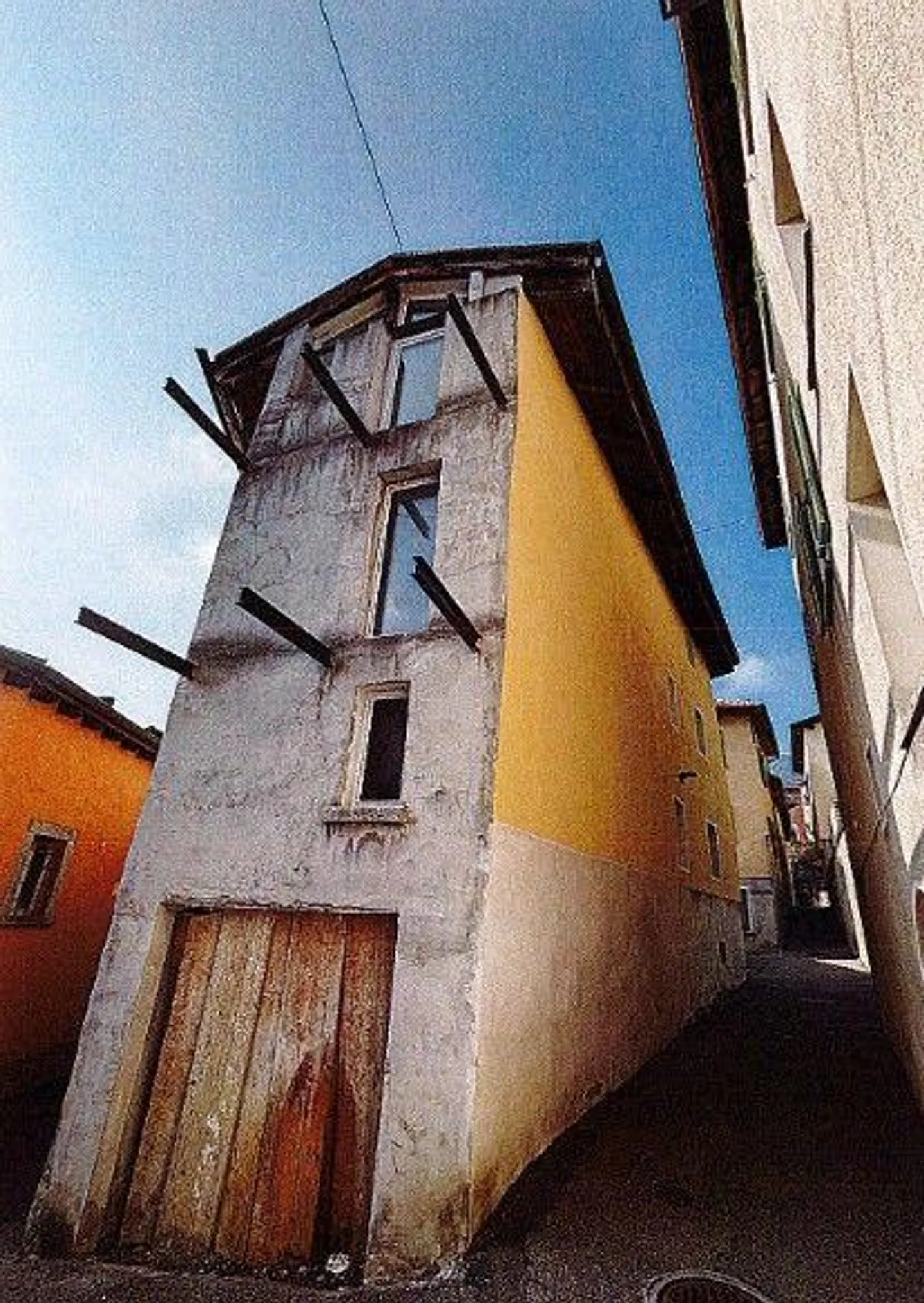Rural house with two apartments - Photo 1 of 13