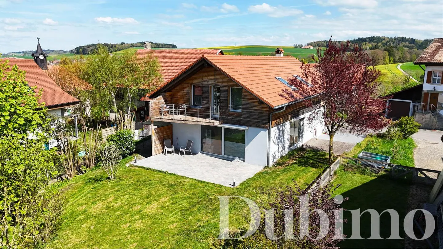 Charming 6-Room House in Sarzens (Lucens) - Photo 2 of 13
