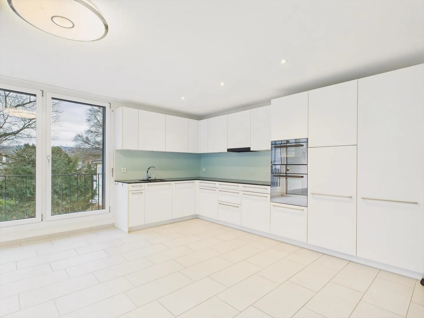 Helle Räume, ruhige Lage  3.5-Zimmer-Wohnung mit Balkon - Foto 5 von 12