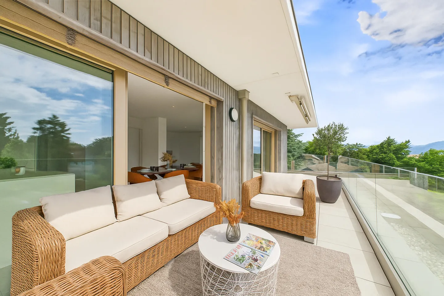 Grande duplex attraversante - Disponibile immediatamente - NUOVO - Foto 1 di 7