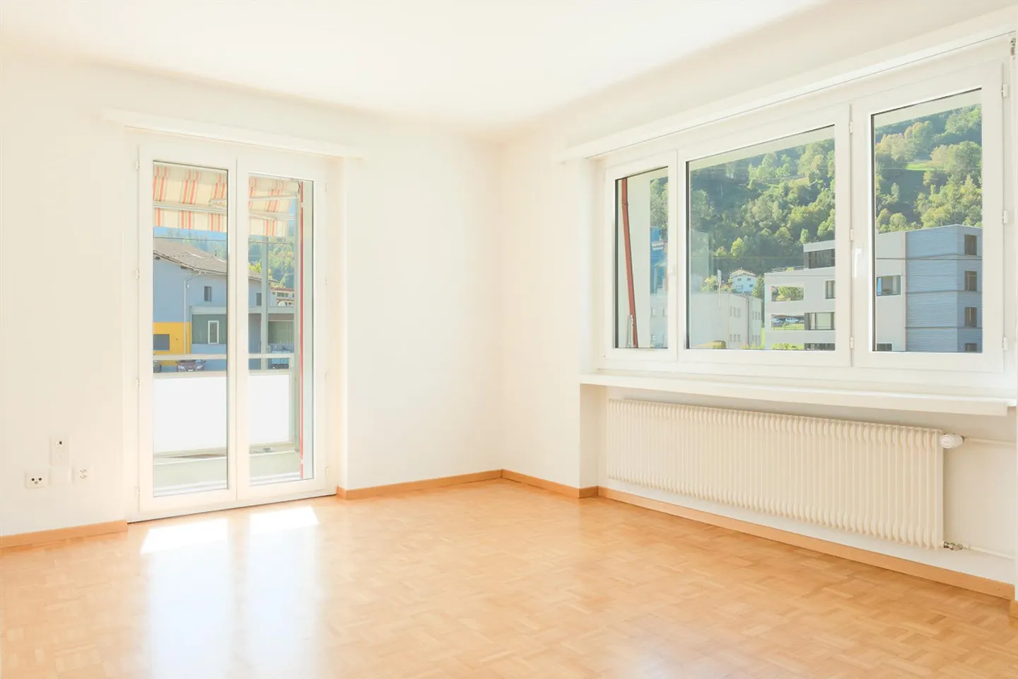Well-located living in Cazis - Photo 2 of 13