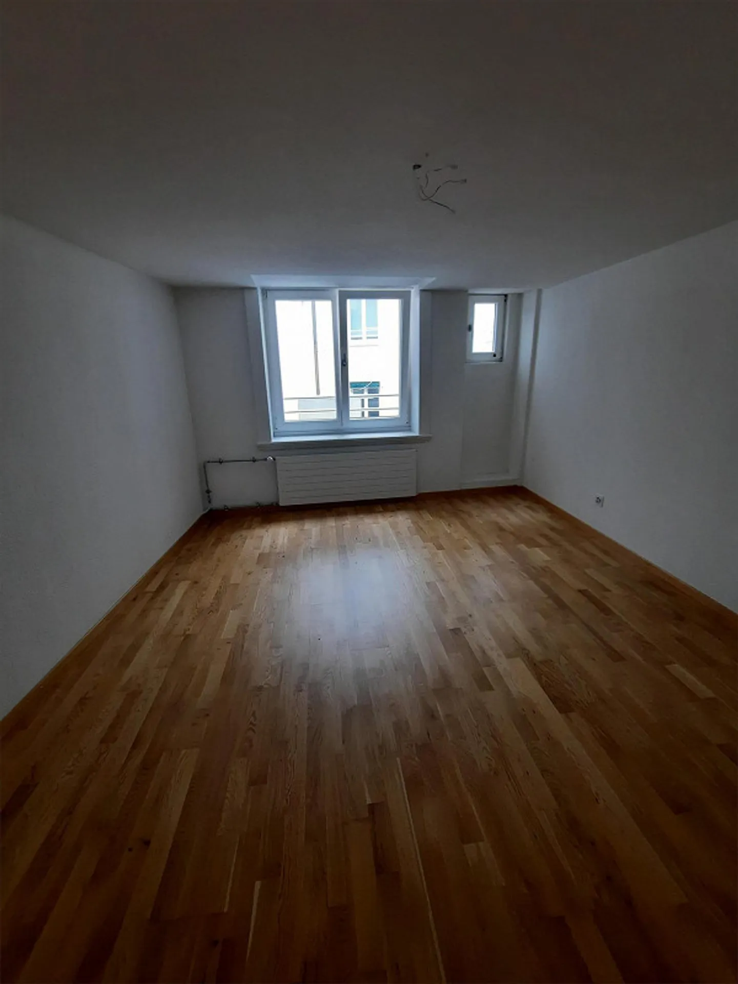 Central Apartment in Biel with Private Washing Tower - Photo 3 of 6