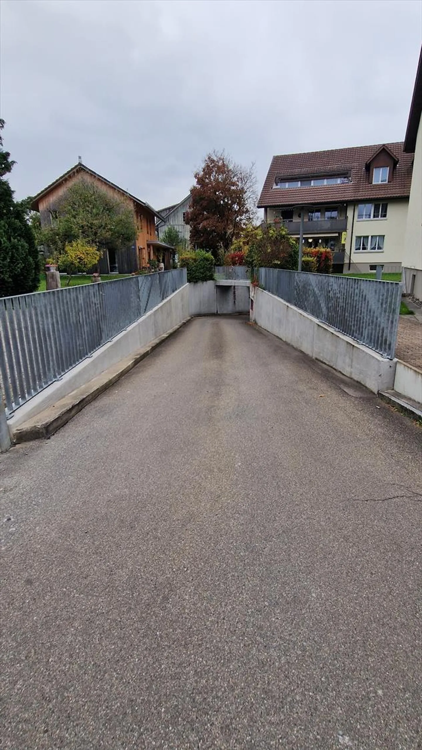 Parking space for rent at Rümikerstrasse 19, 8400 Winterthur - Photo 2 of 2