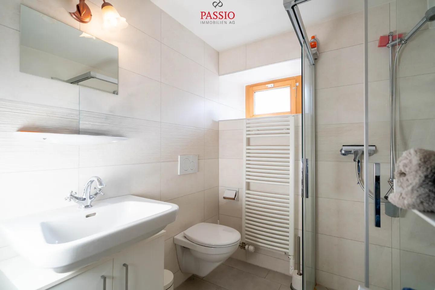 Spacious Family Home with Garden - Photo 11 of 32