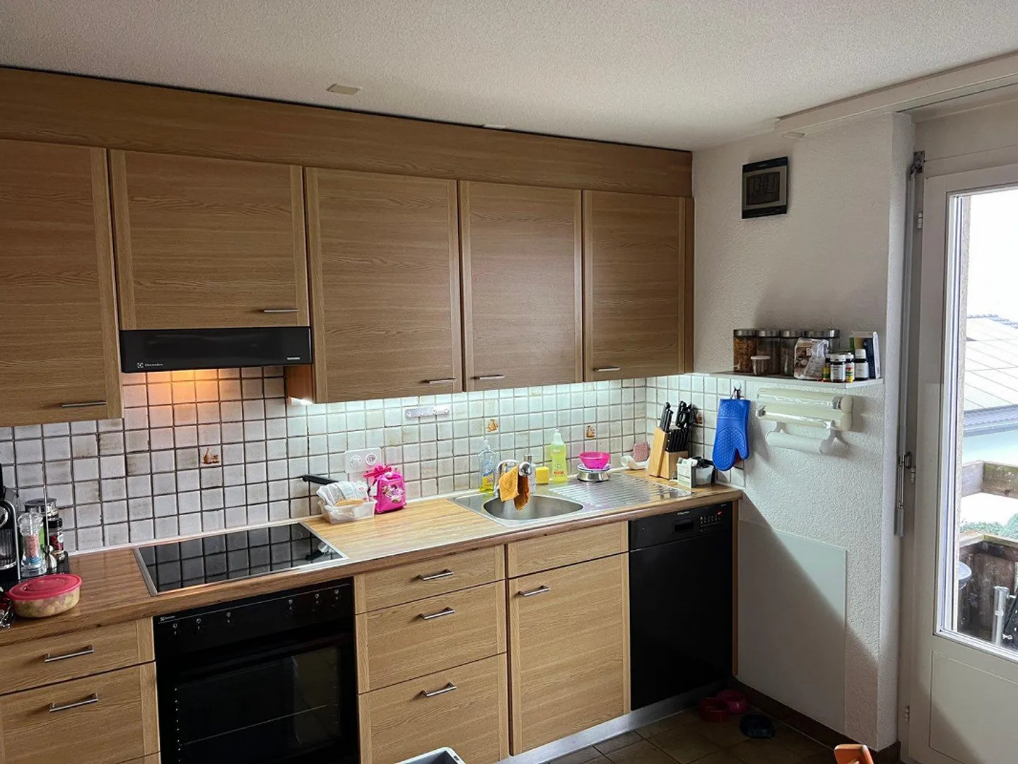 Appartement lumineux de 4½ pièces au rez-de-chaussée avec balcon et terrasse jardin - Photo 6 sur 8