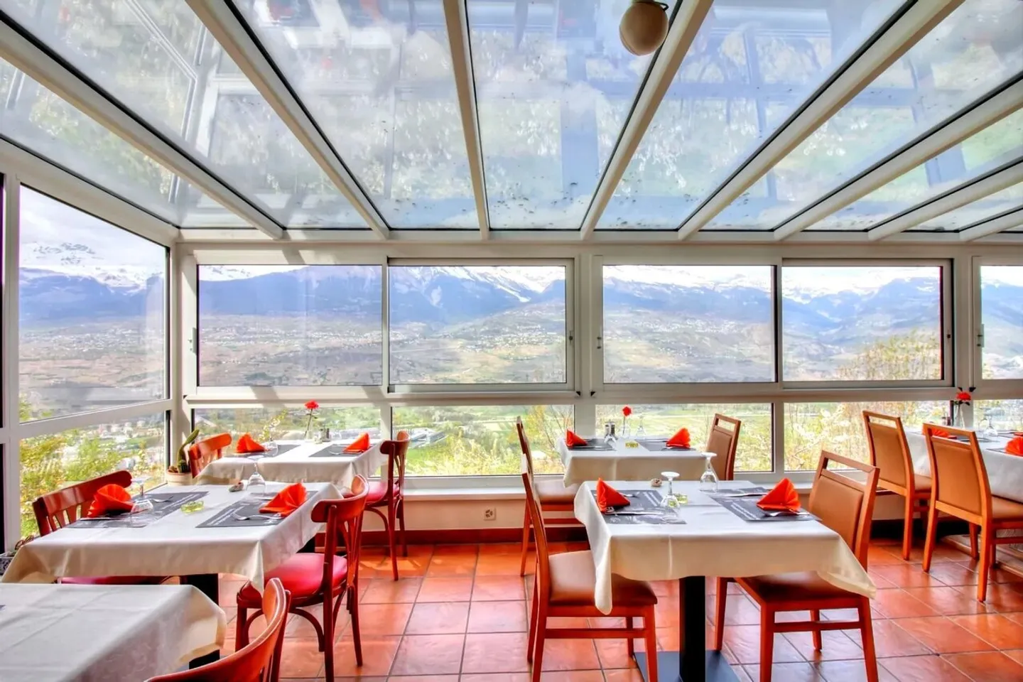 Restaurant mit Wohnung und großem Potenzial in Vex - Foto 4 von 13