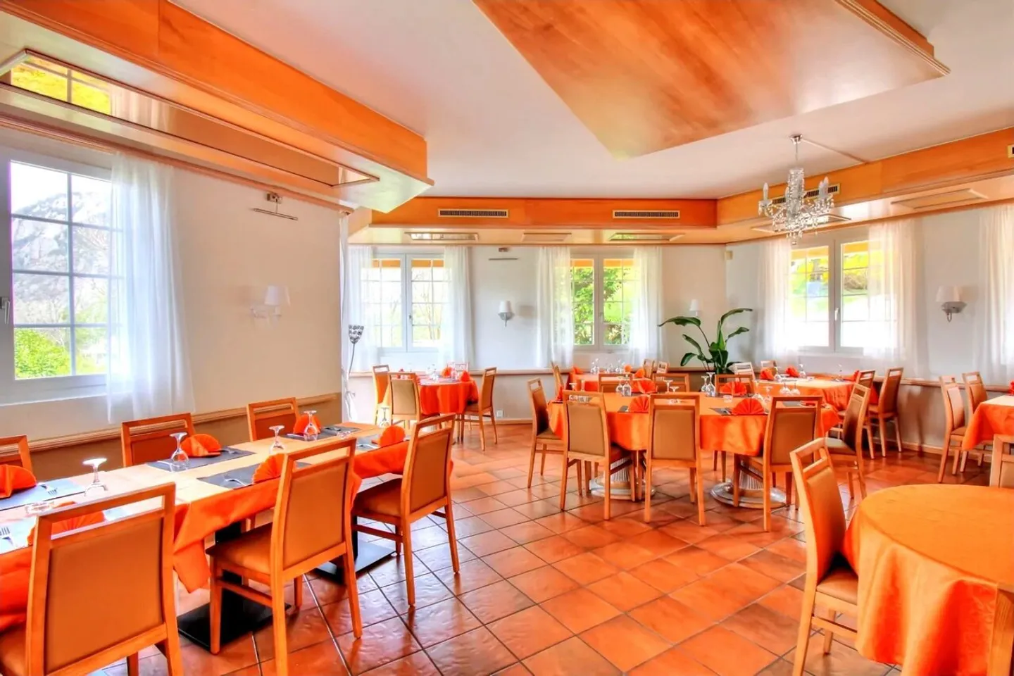 Restaurant mit Wohnung und großem Potenzial in Vex - Foto 5 von 13