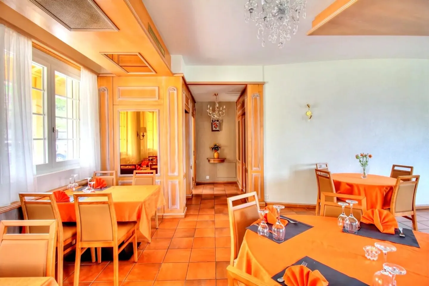 Restaurant mit Wohnung und großem Potenzial in Vex - Foto 6 von 13