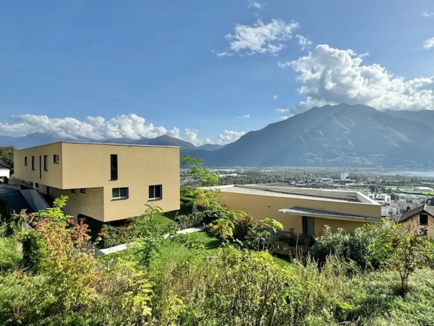 «GORDOLA - 3.5-ZIMMER-WOHNUNG MIT SEEBLICK ZU VERKAUFEN» - Foto 2 von 19