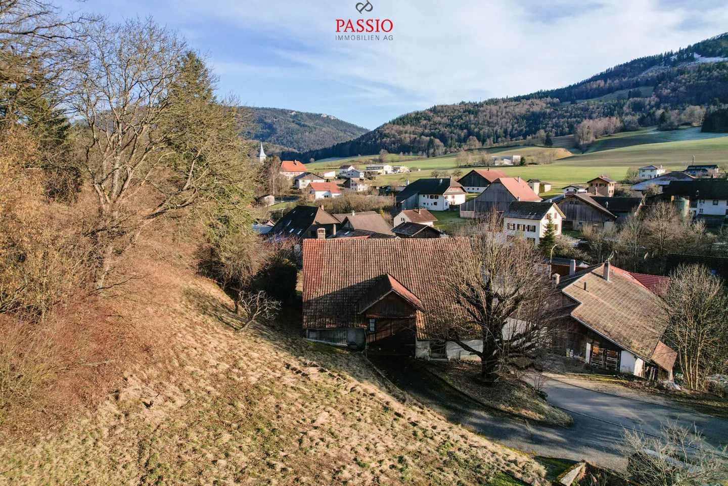 Spacious Family Home with Garden - Photo 29 of 32