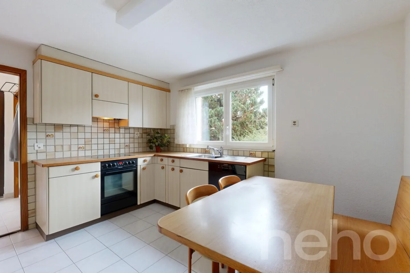 Incantevole Casa Angolare con Potenziale - Foto 3 di 8