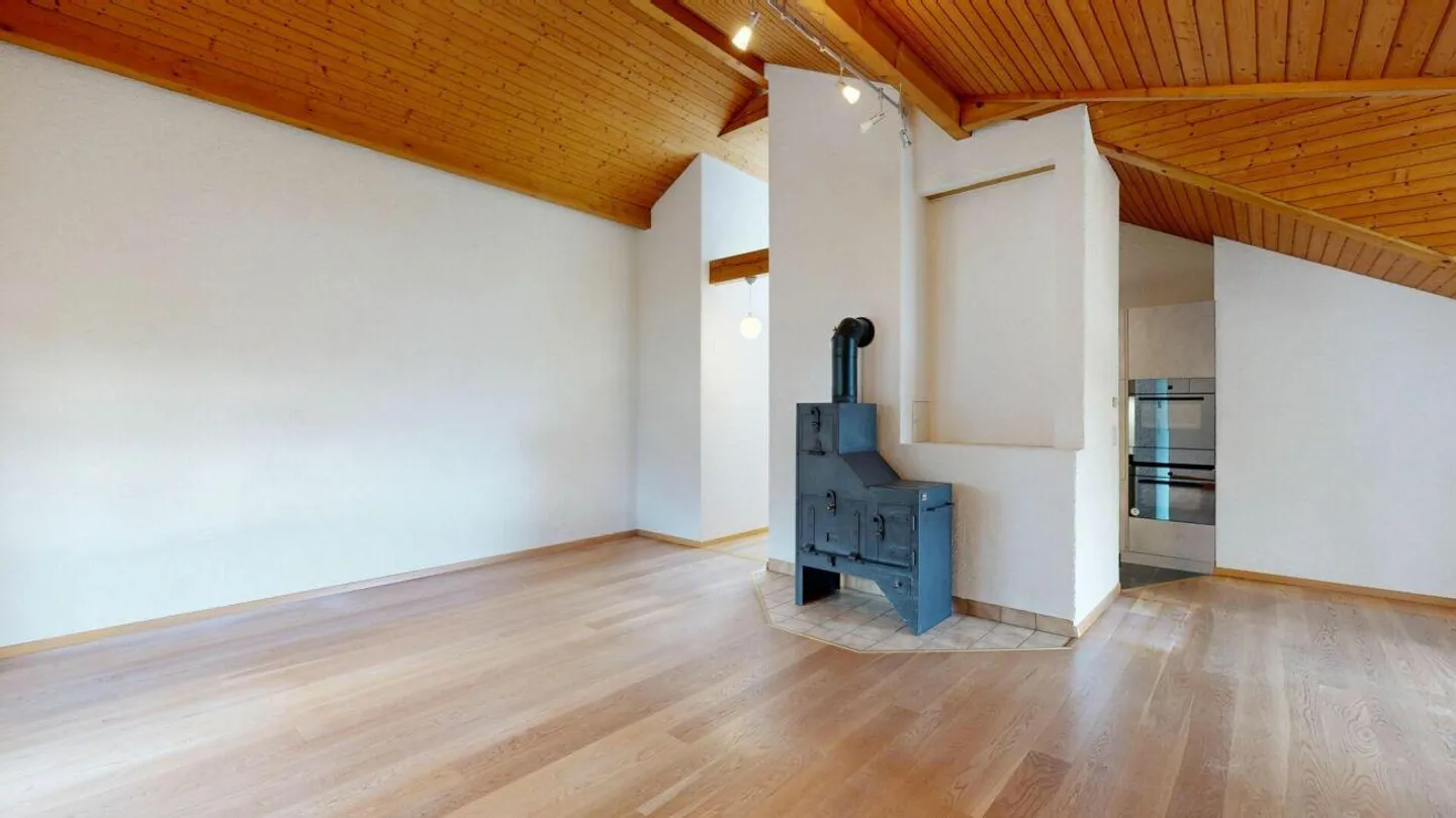 Geräumige Dachwohnung mit Balkonen - Foto 7 von 16