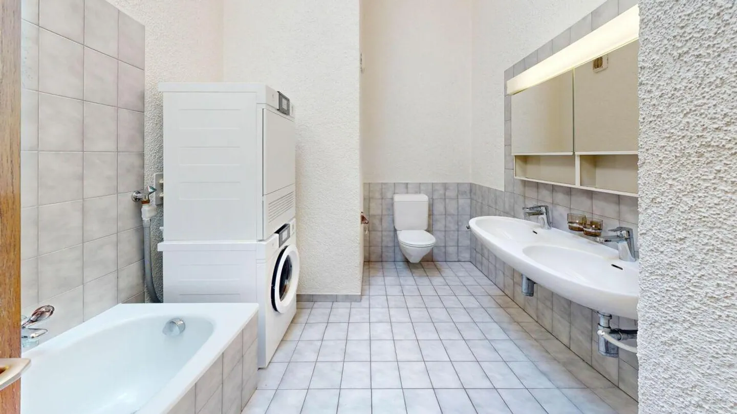 Geräumige Dachwohnung mit Balkonen - Foto 10 von 16