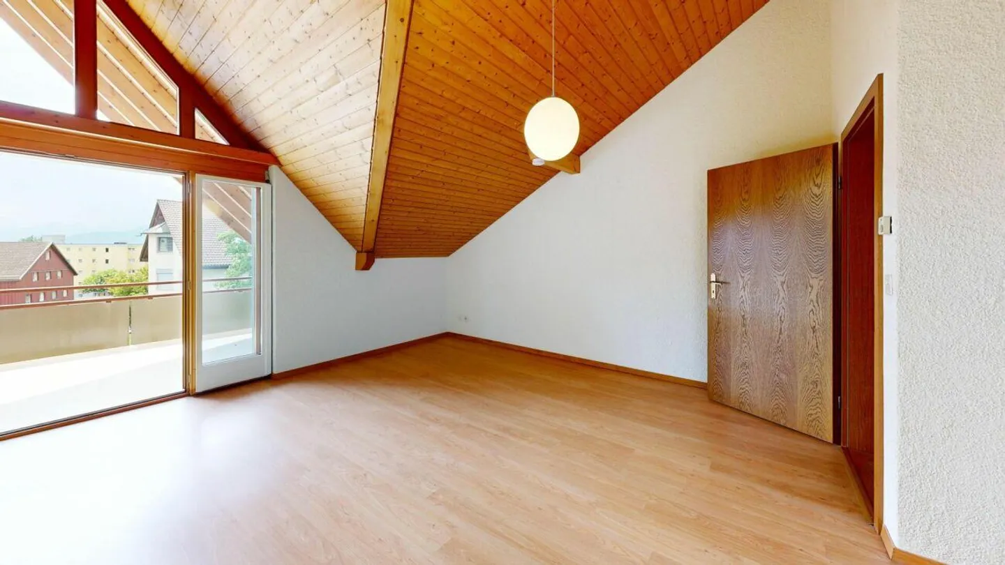 Geräumige Dachwohnung mit Balkonen - Foto 14 von 16