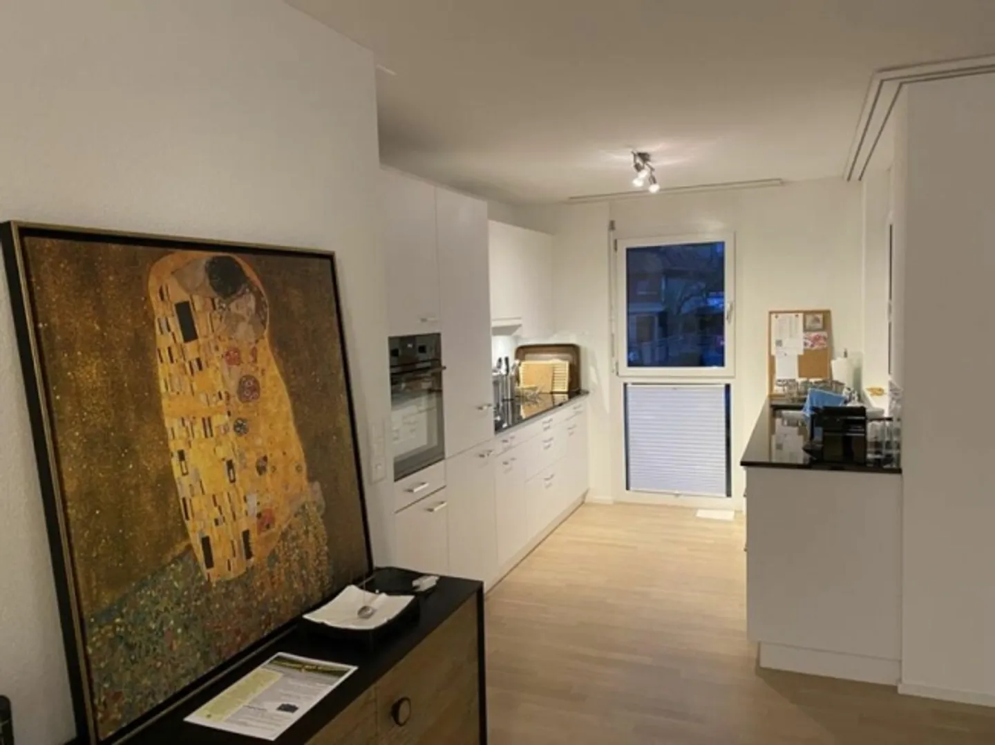 Où les familles se sentent chez elles - Appartement de 4,5 pièces dans un emplacement calme et central - Photo 3 sur 13