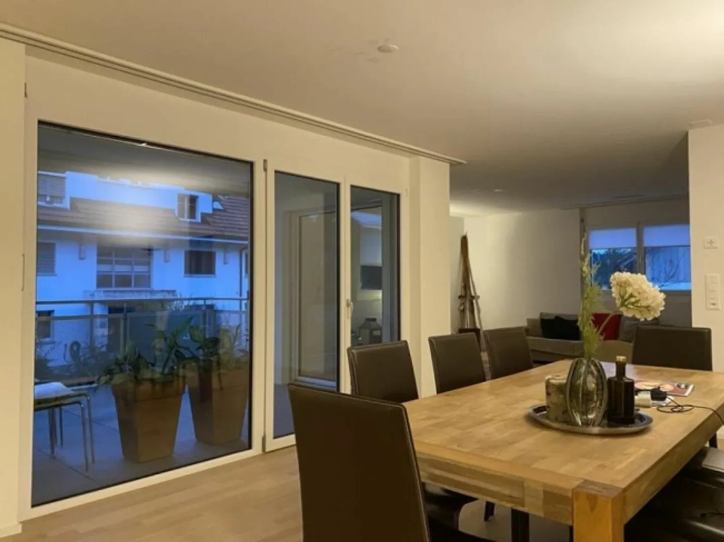 Où les familles se sentent chez elles - Appartement de 4,5 pièces dans un emplacement calme et central - Photo 4 sur 13
