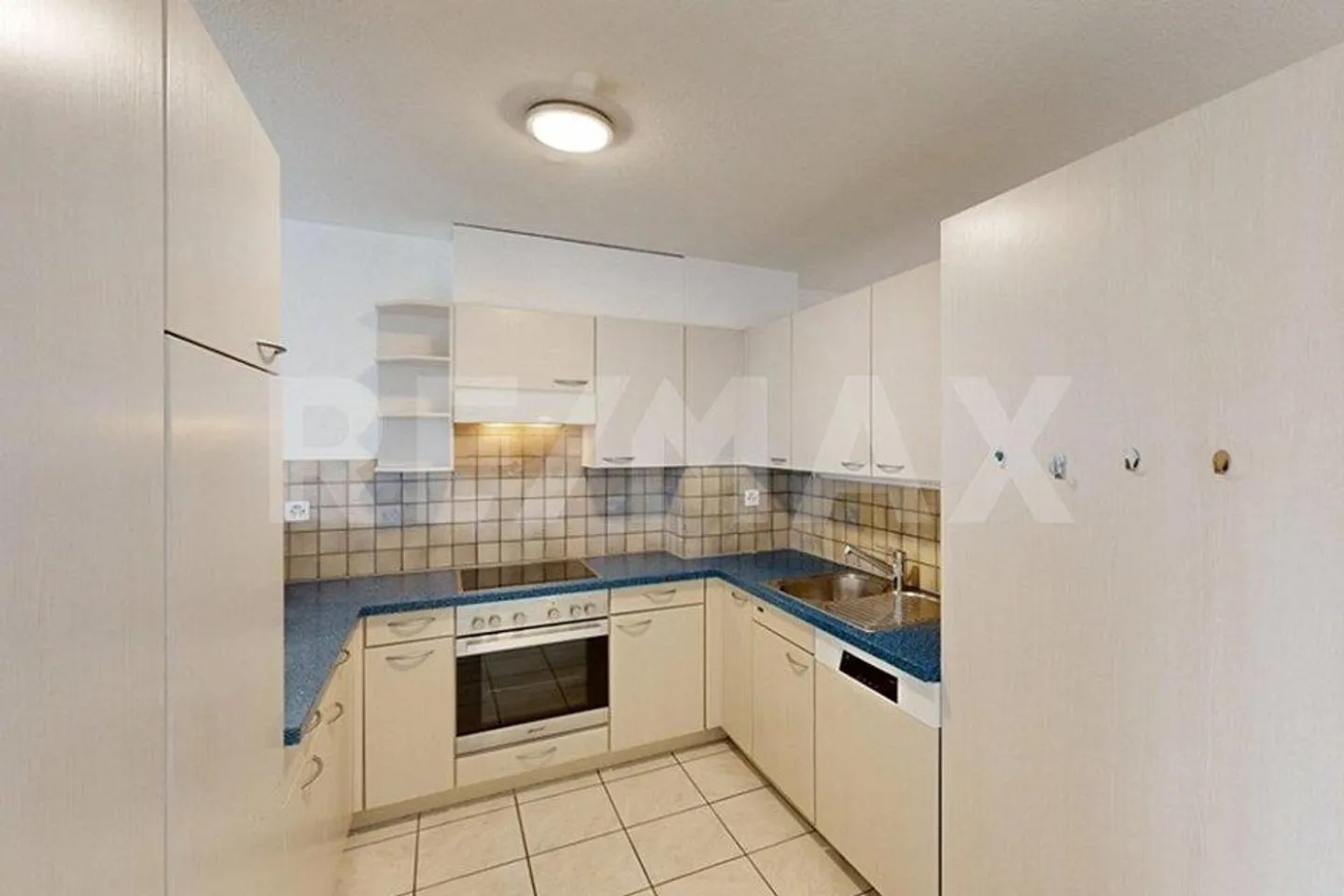 Quietly located 3.5 room condominium on the ground floor - Photo 3 of 13