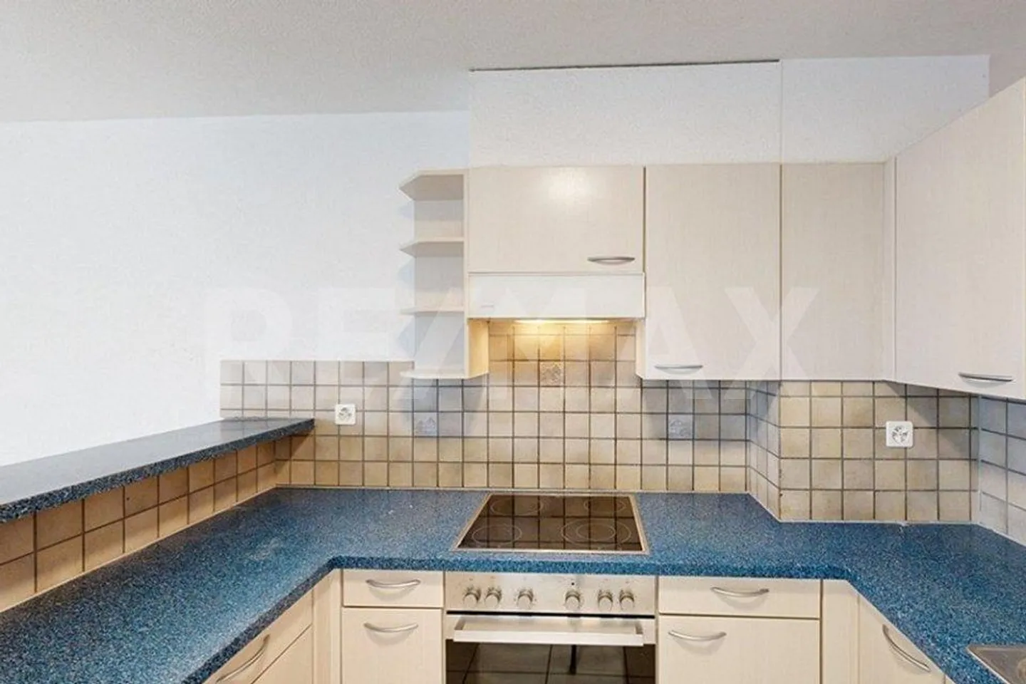 Quietly located 3.5 room condominium on the ground floor - Photo 4 of 13