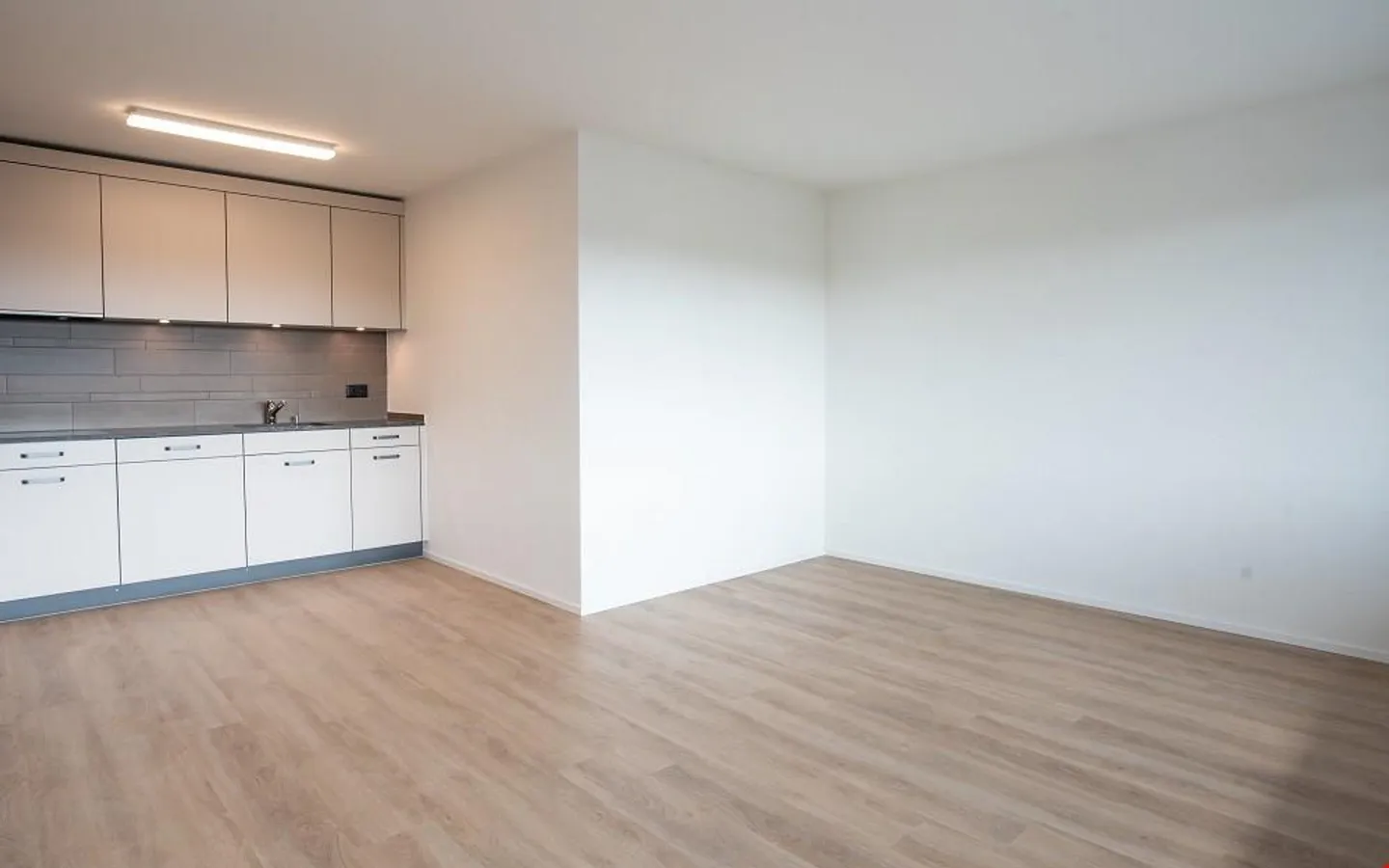 Appartamento ristrutturato in affitto a Bienne - Foto 3 di 8