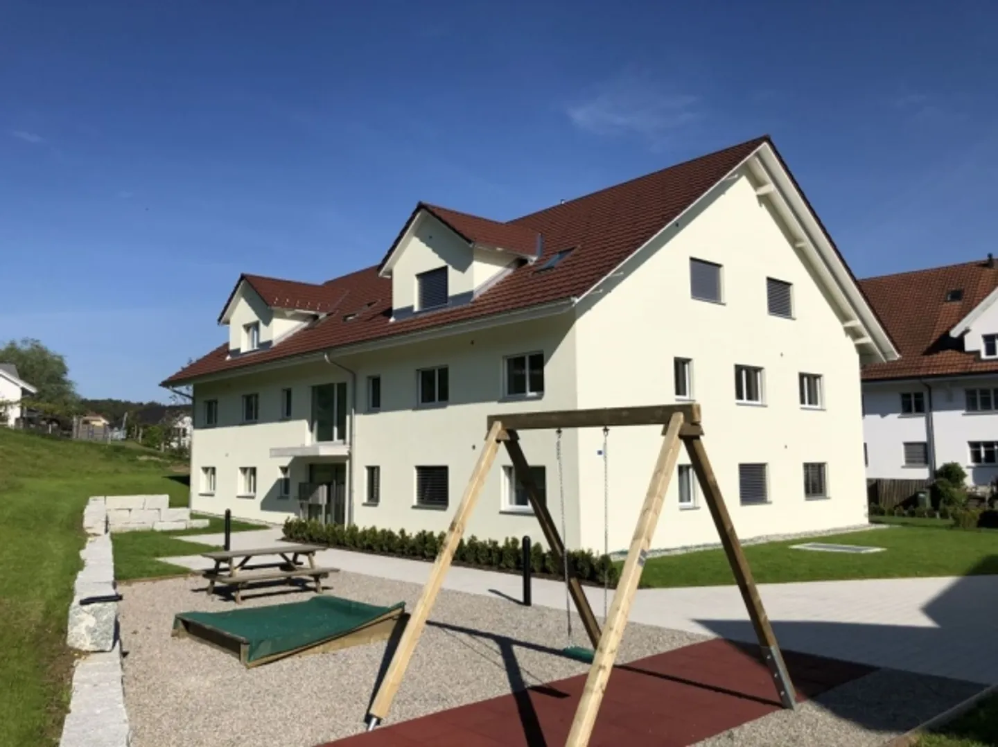 Où les familles se sentent chez elles - Appartement de 4,5 pièces dans un emplacement calme et central - Photo 11 sur 13