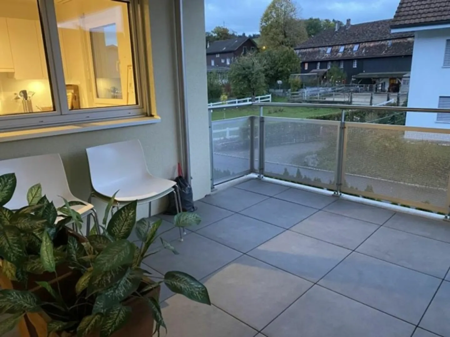 Où les familles se sentent chez elles - Appartement de 4,5 pièces dans un emplacement calme et central - Photo 10 sur 13