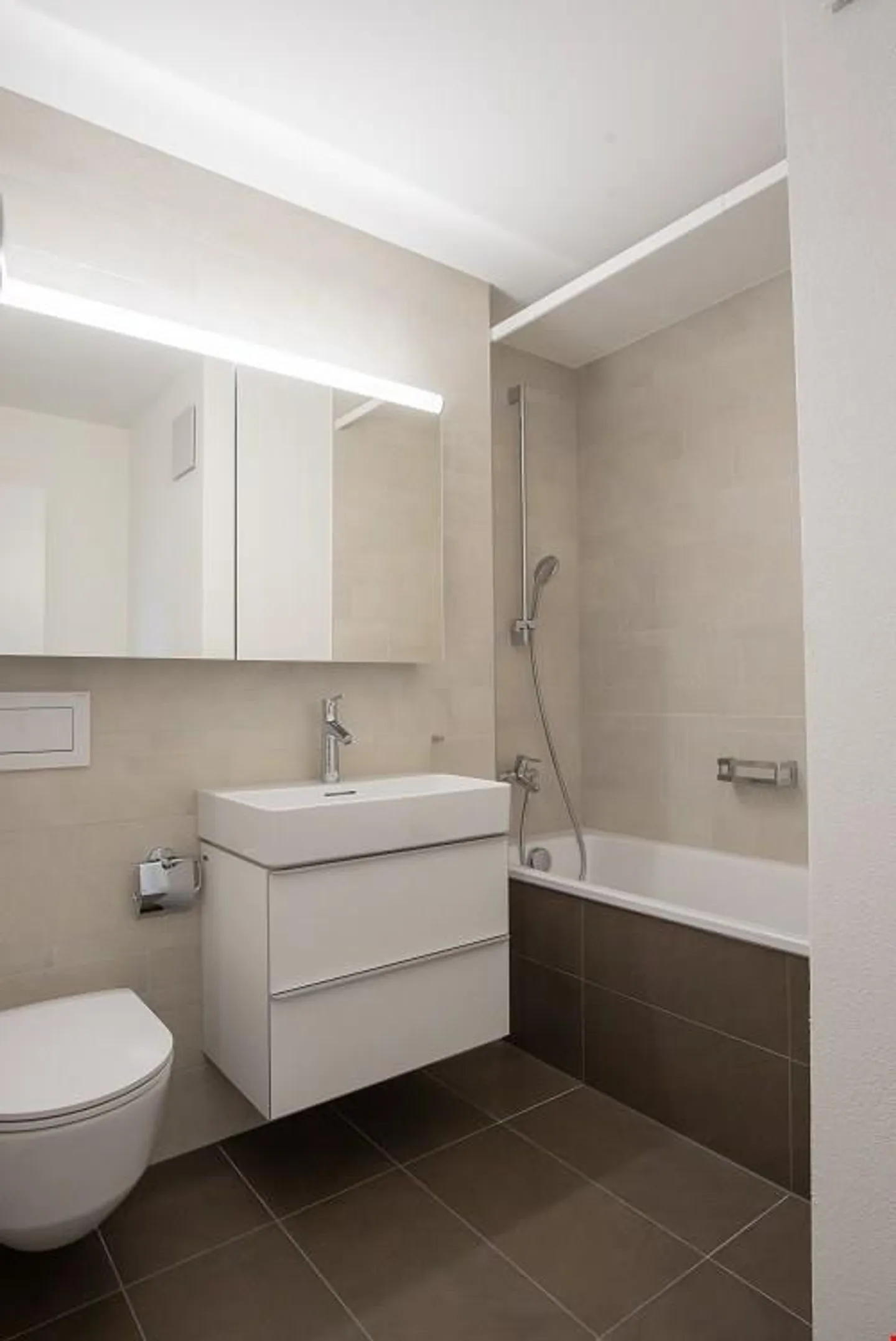 Appartamento ristrutturato in affitto a Bienne - Foto 8 di 8