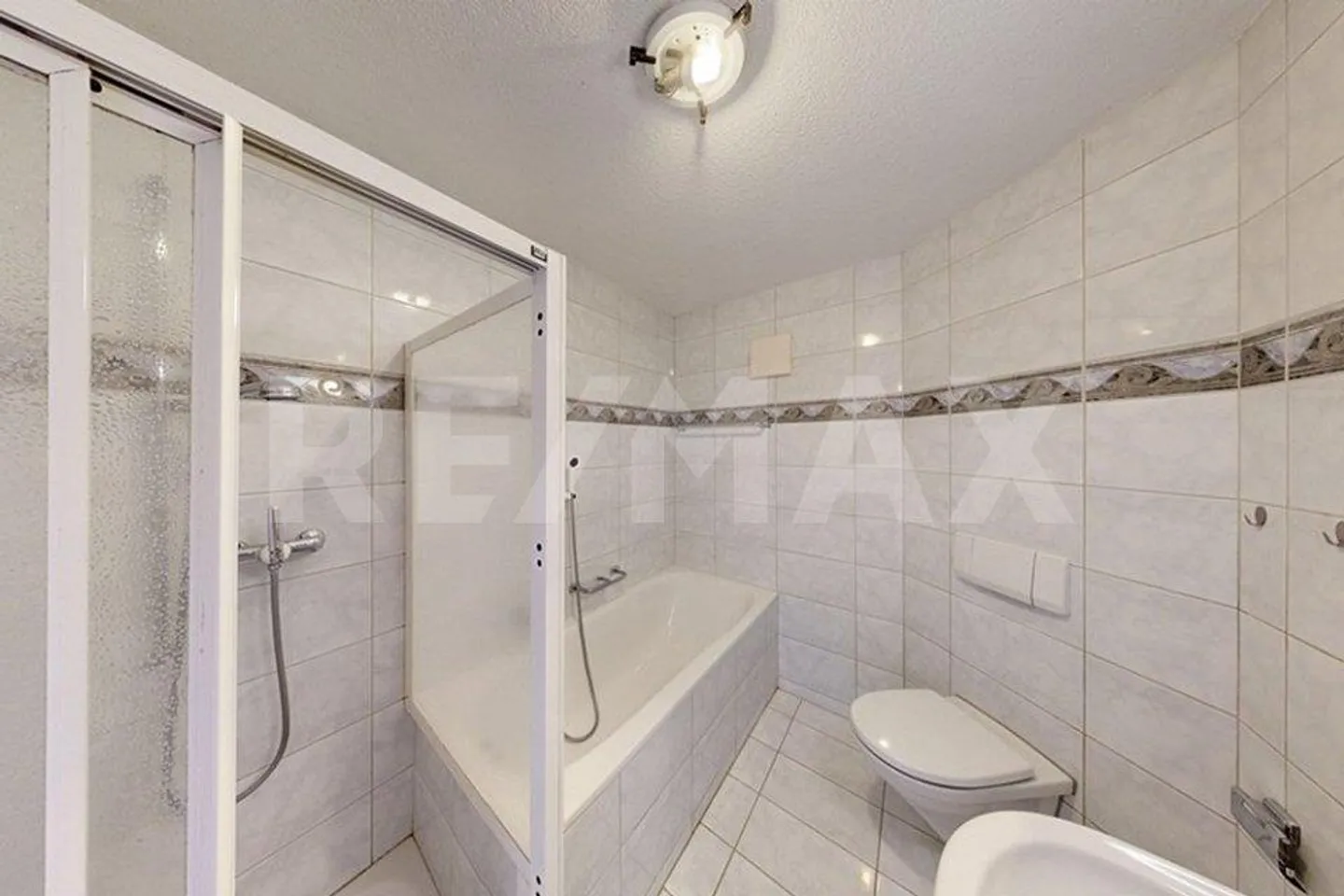 Quietly located 3.5 room condominium on the ground floor - Photo 9 of 13