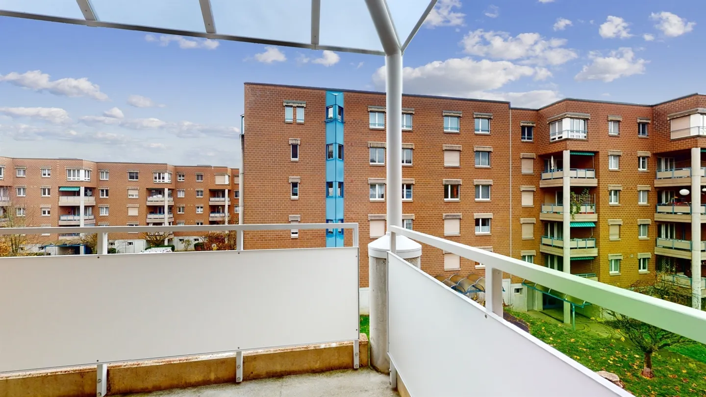 Move in & Feel Good - High-Quality Equipment & Great Location! - Photo 8 of 10