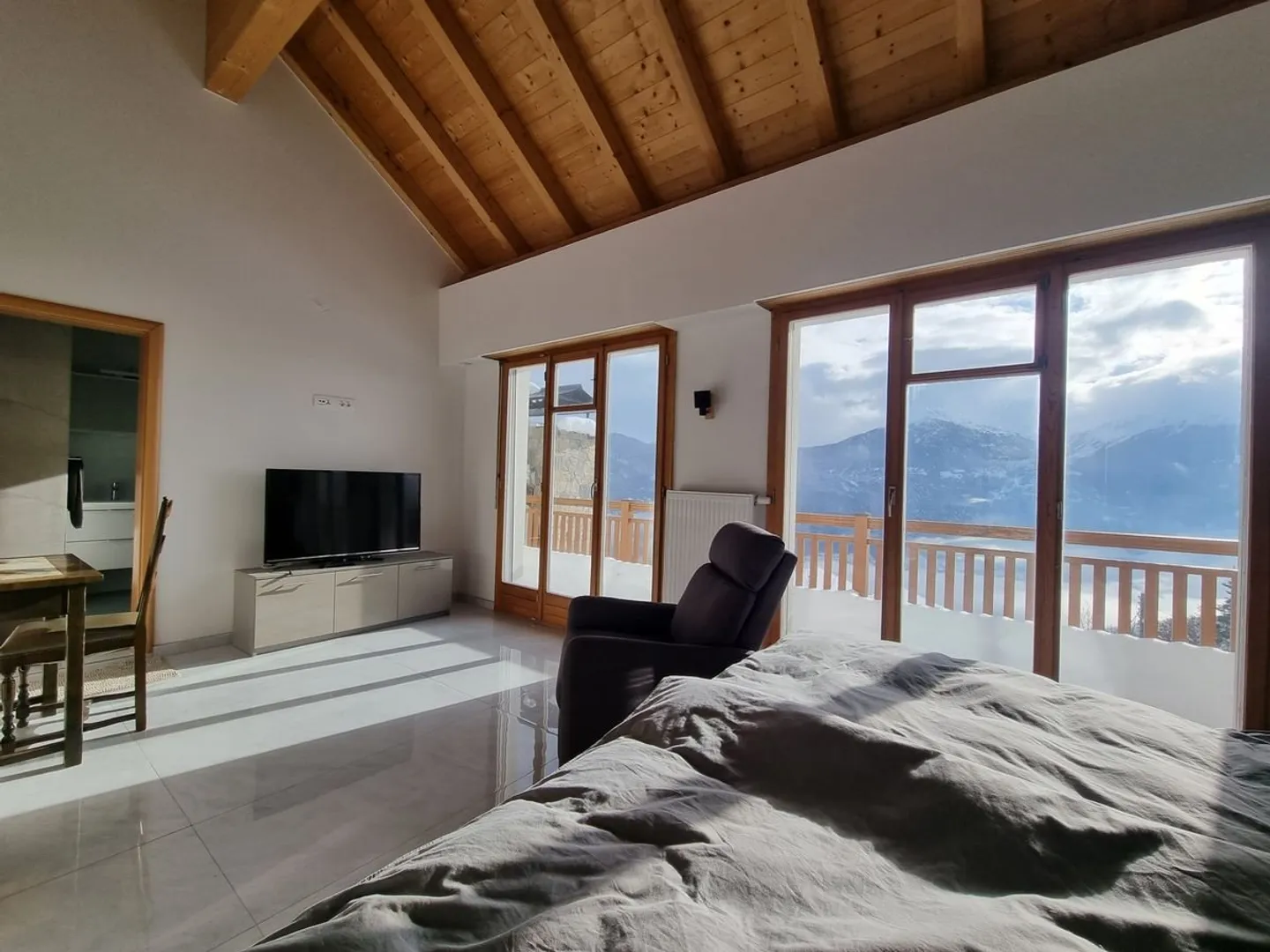 Maison entièrement rénovée à Bluche - seulement à 10 min en voiture de Crans- Montana / Ref. 1007-652 - Photo 10 sur 13