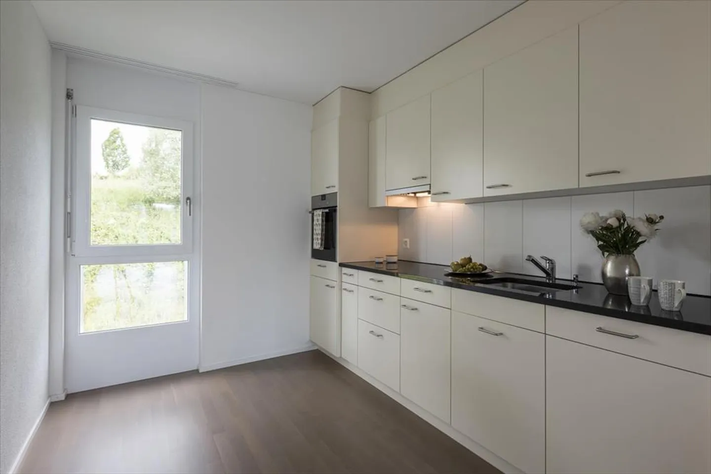 Appartement moderne spacieux - Photo 3 sur 4