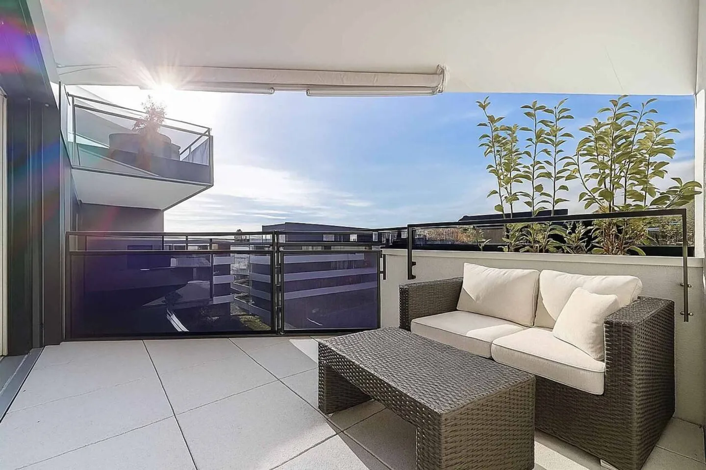 The Opal Bay new apartment with 3.5 rooms and 2 covered balconies - Photo 7 of 13